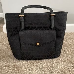 Black Michael Kors tote